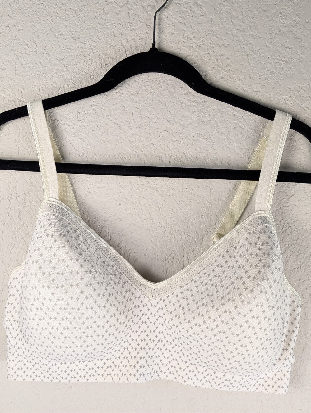 Hanes Wireless T-shirt Bra Molded Cups 2X Cream Gray Adjustable Straps